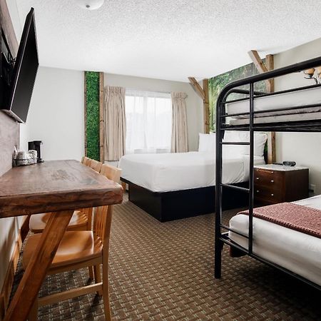 Natura Treescape Resort Wisconsin Dells Exterior photo